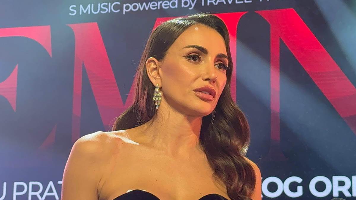 Emina Jahović 7.jpg