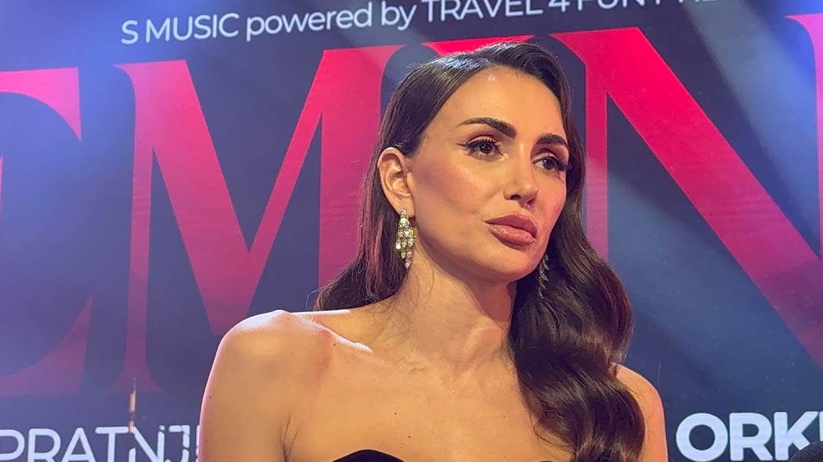 Emina Jahović 6.jpg