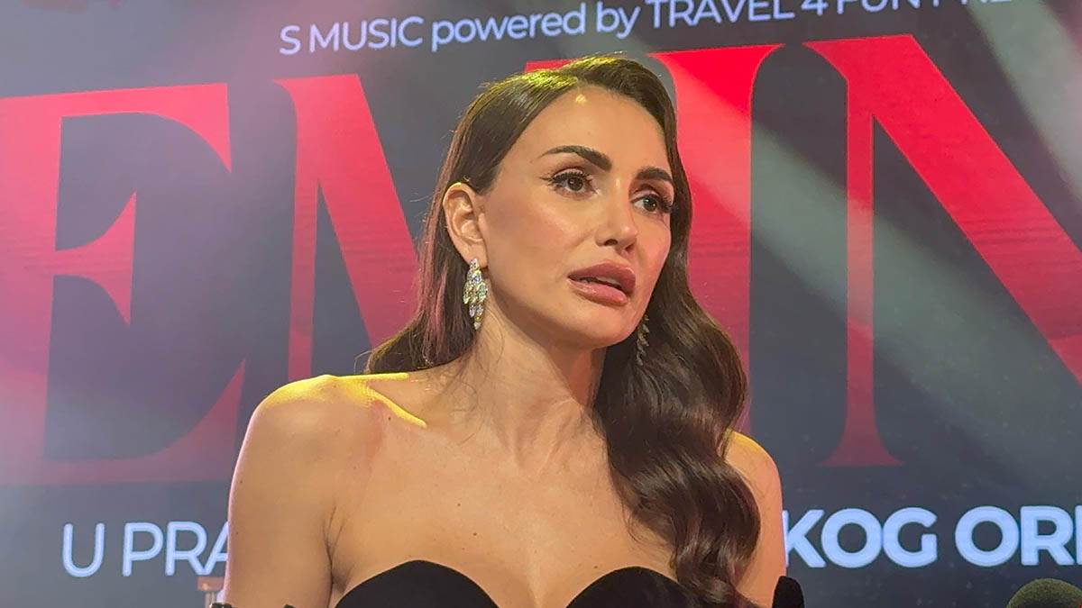 Emina Jahović 8.jpg