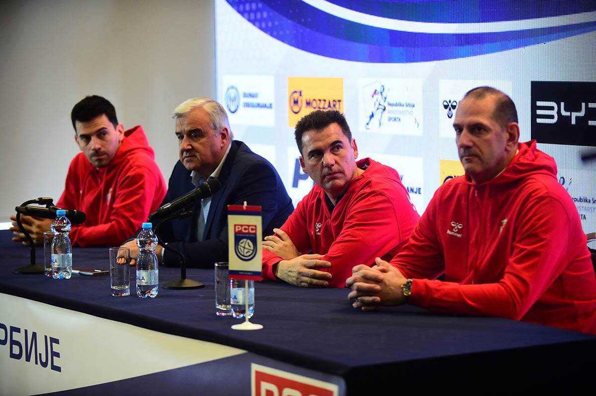 Raul Gonzales selektor Srbije 2.jpg