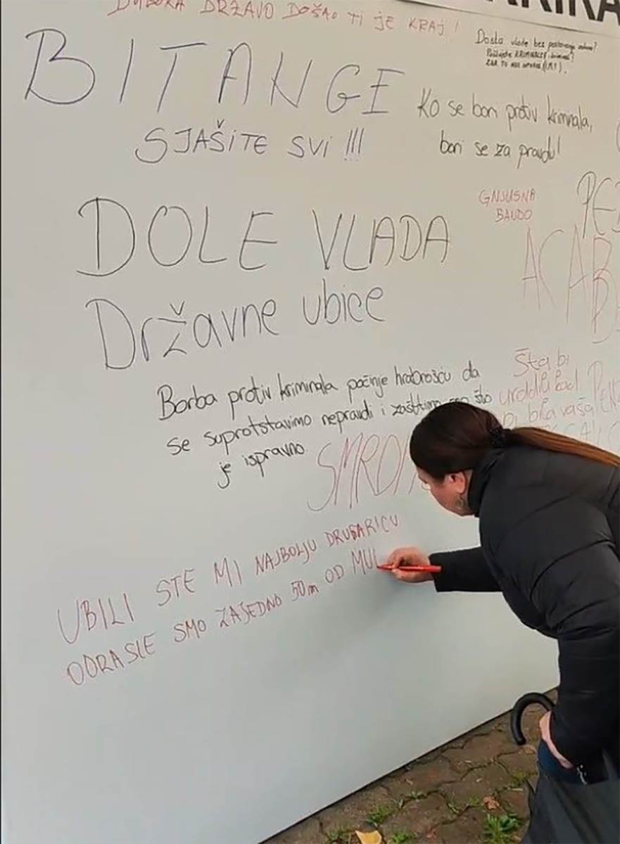 protest u Tuzli4.jpg