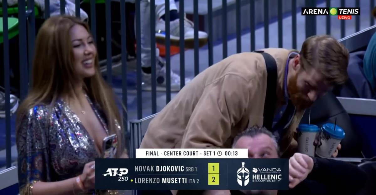 Tomas Vokap i Estrela Nuri na meču Novaka Đokovića u Atini