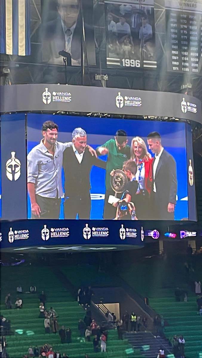 Novak Đoković sa porodicom 4.jpg