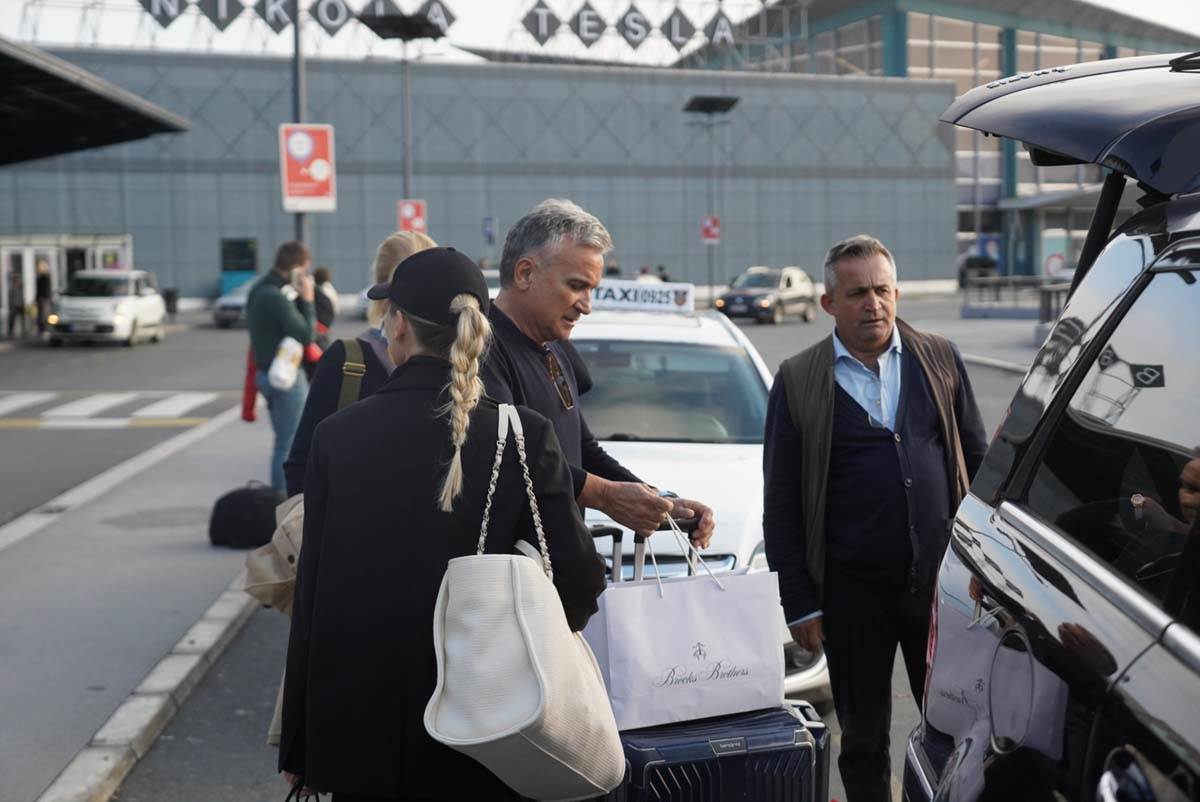 Srđan i Dijana Đoković na aerodromu u Beogradu