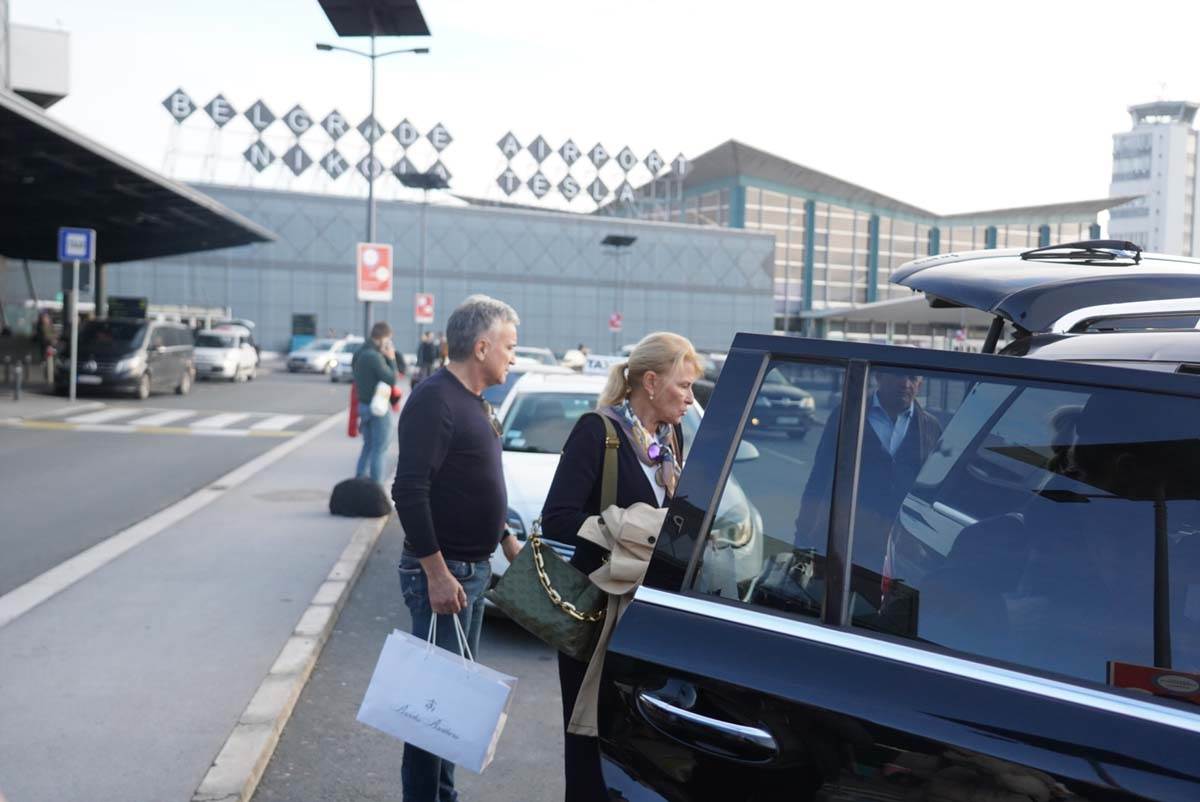 Srđan i Dijana Đoković na aerodromu u Beogradu