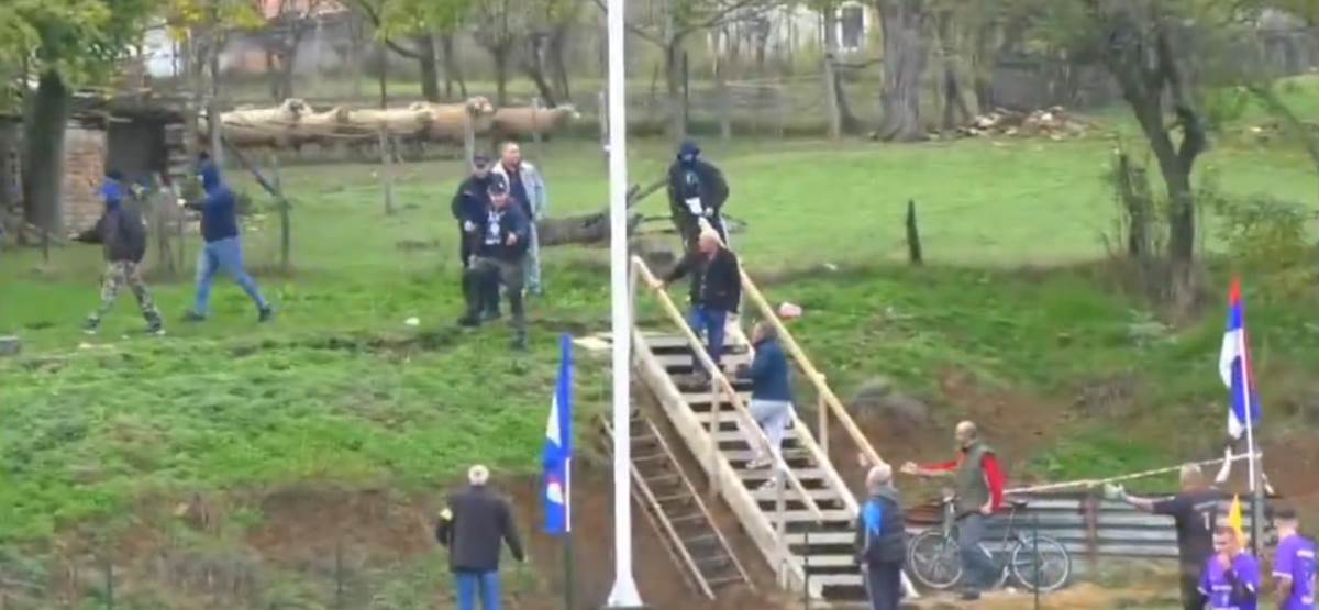 Stampedo i haos navijača na Omladinac Rajkovac Rad