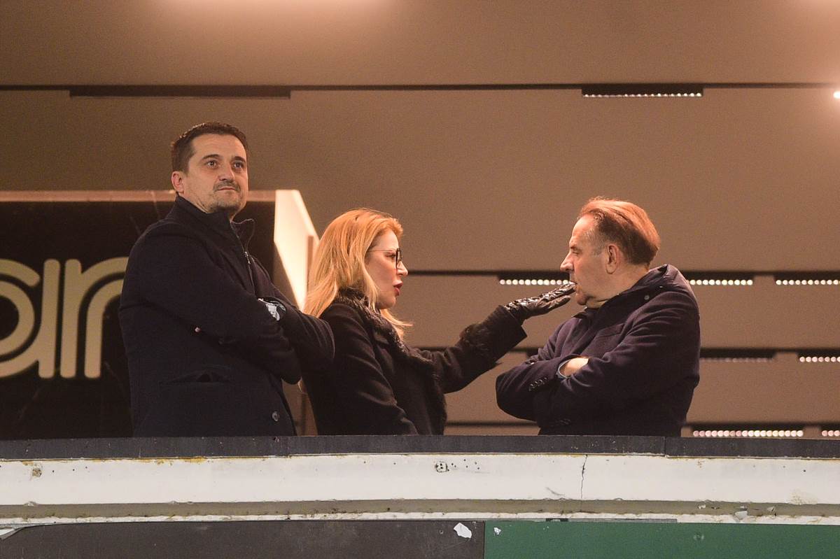 Milka Forcan i Rasim Ljajić razgovaraju u loži stadiona partizana