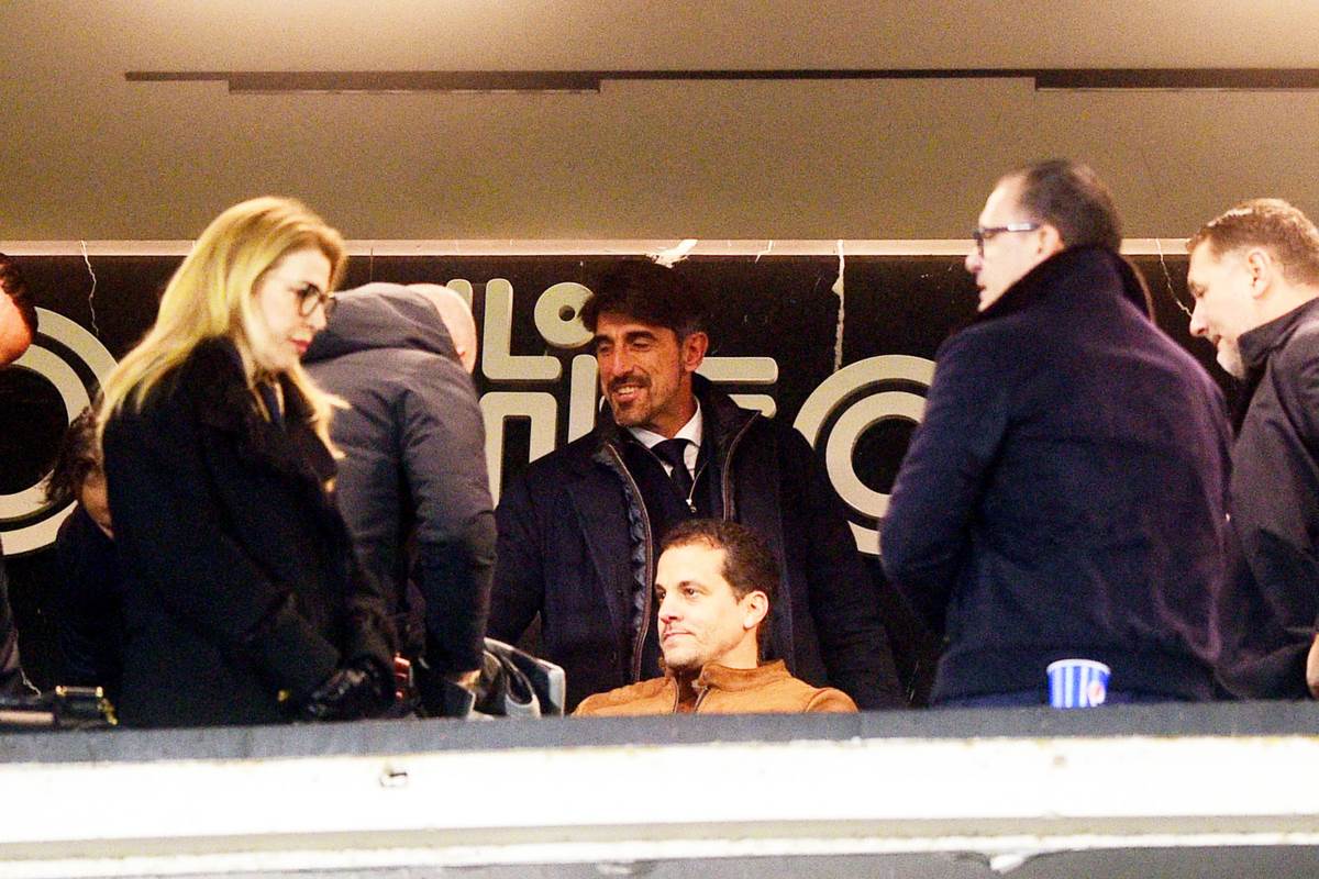 Veljko Paunović u loži stadiona Partizana