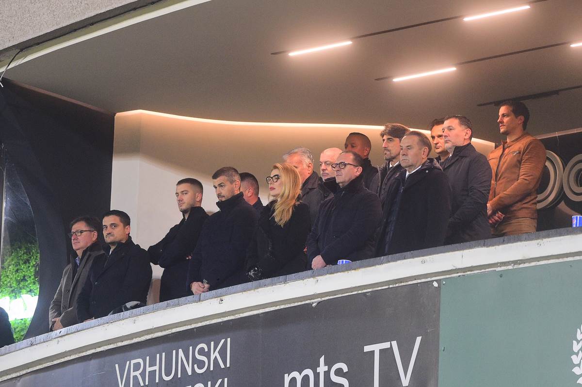 Veljko Paunović u loži na Partizan Novi Pazar