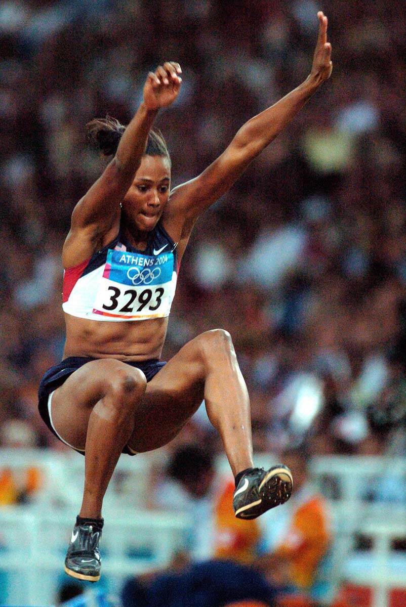 Marion Jones skok 2.jpg