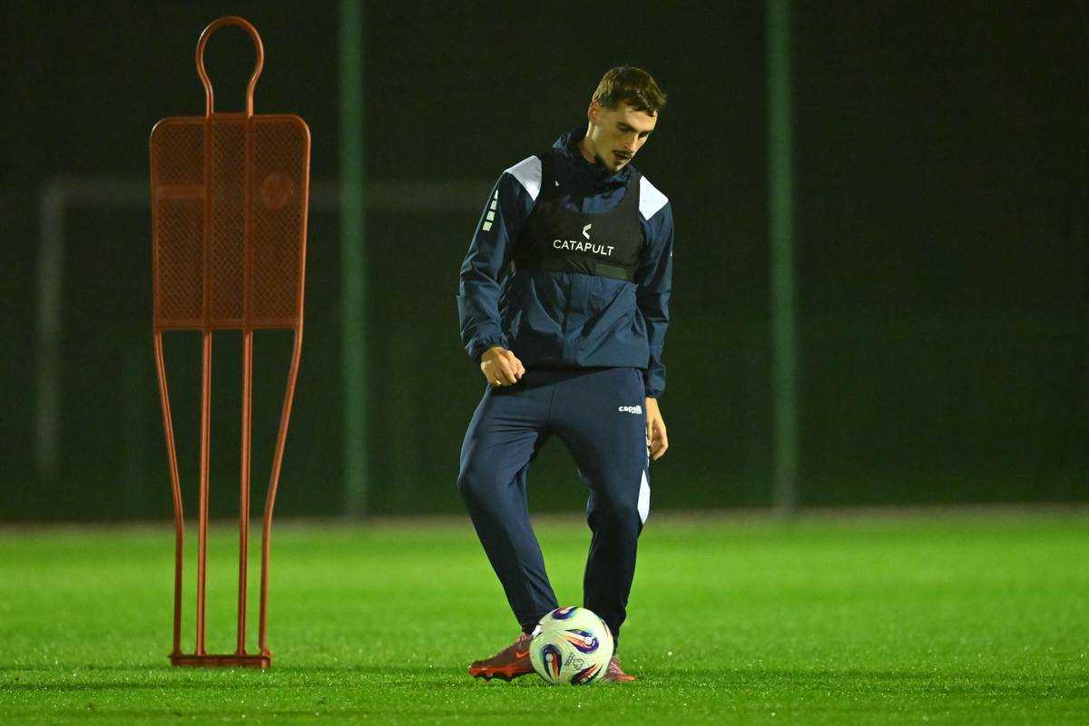 Prvi trening Veljka Paunovića 17.JPG