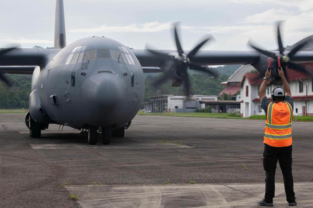 Herkules C-130 1.jpg