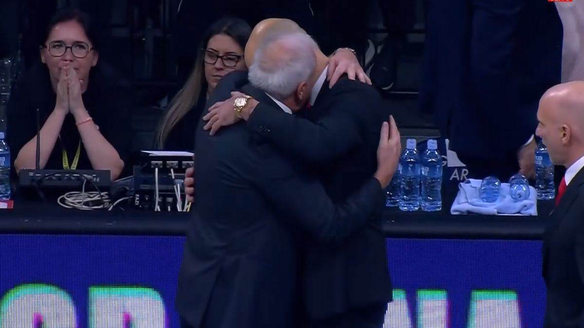 Željko Obradović i Vasilis Spanulis razgovaraju na Partizan Monako