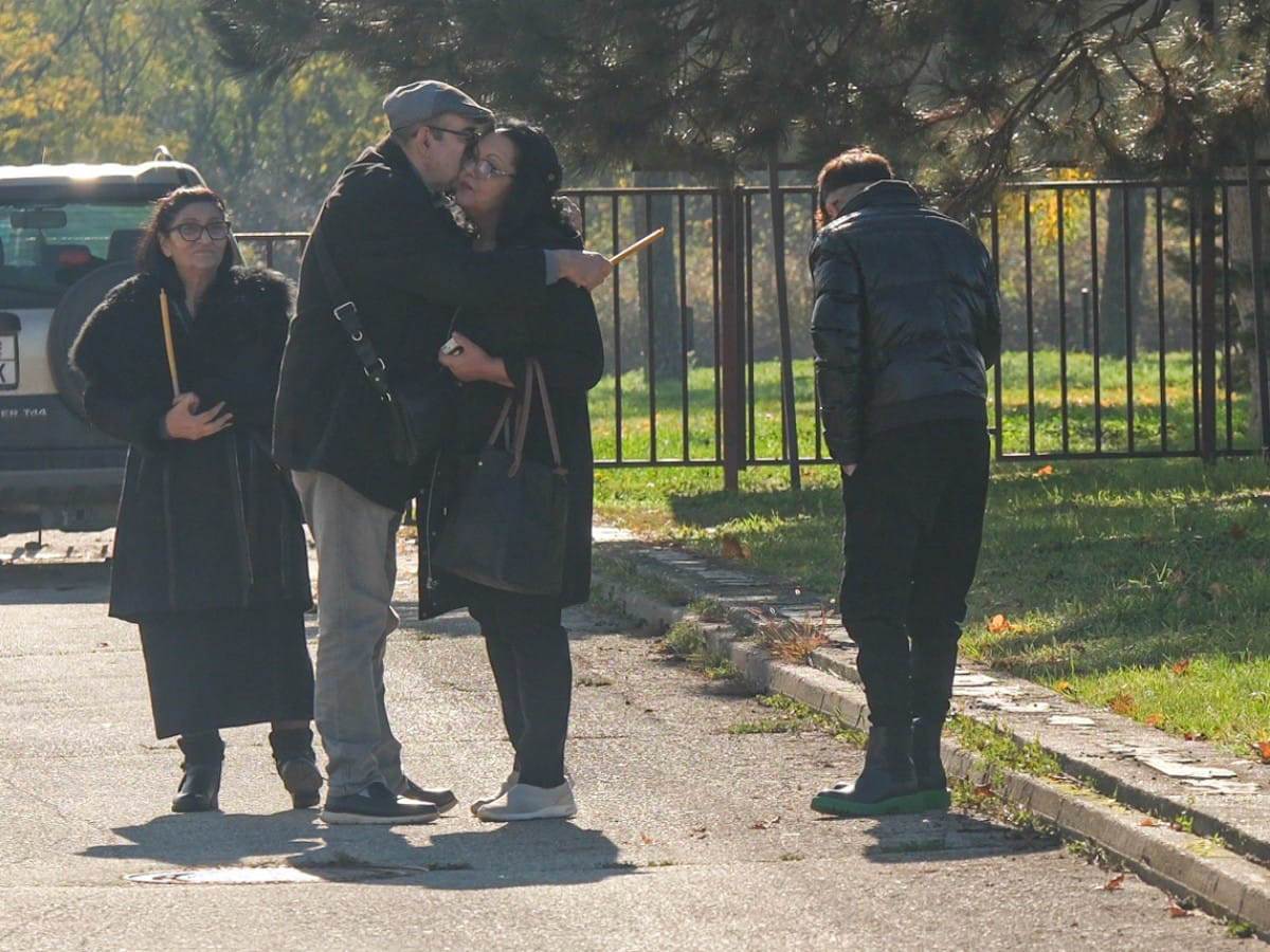 Marija Šerifović Verica i Danijel stižu na sahranu (6) copy.jpg
