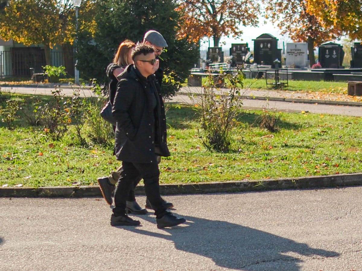 Marija Šerifović Verica i Danijel stižu na sahranu (9) copy.jpg