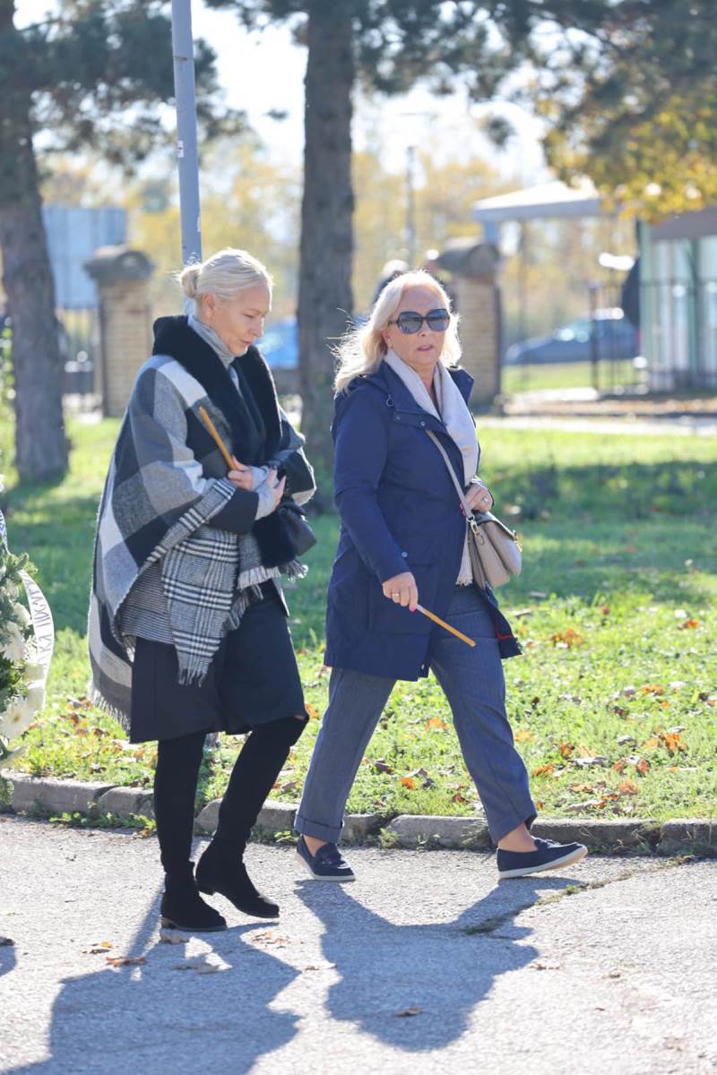 Poznati na sahrani Rajka Šerifovića (5) copy.jpg