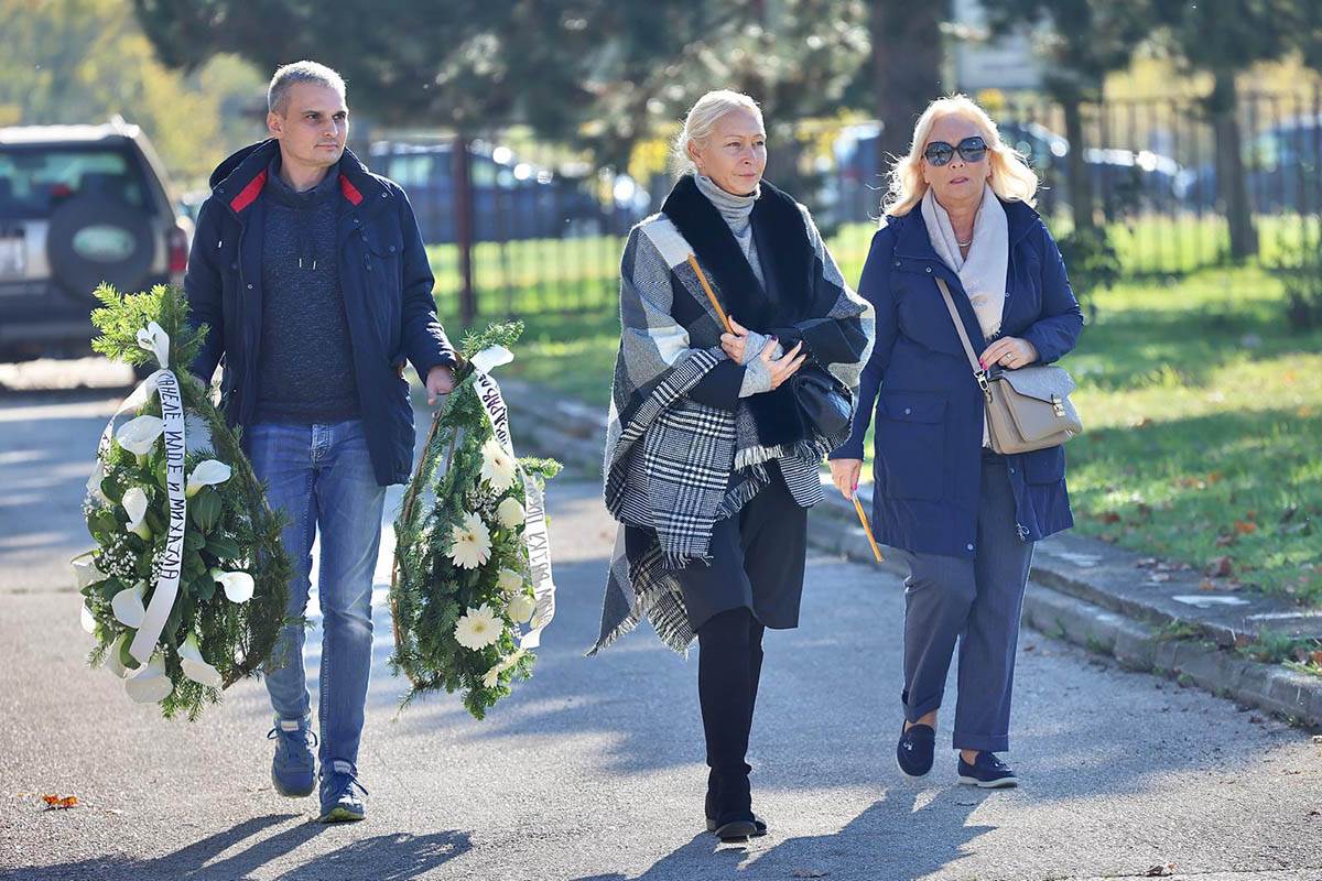 Poznati na sahrani Rajka Šerifovića (7) copy.jpg