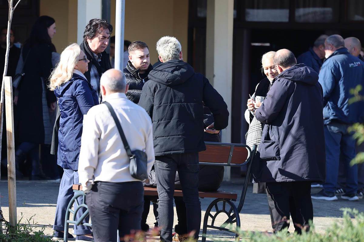 Poznati na sahrani Rajka Šerifovića (11) copy.jpg