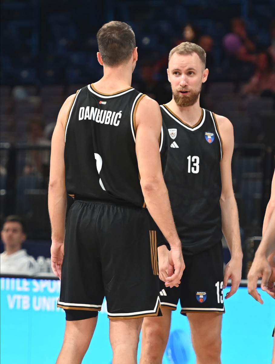 Džanan Musa i Nemanja Dangubić u dresu Dubaija