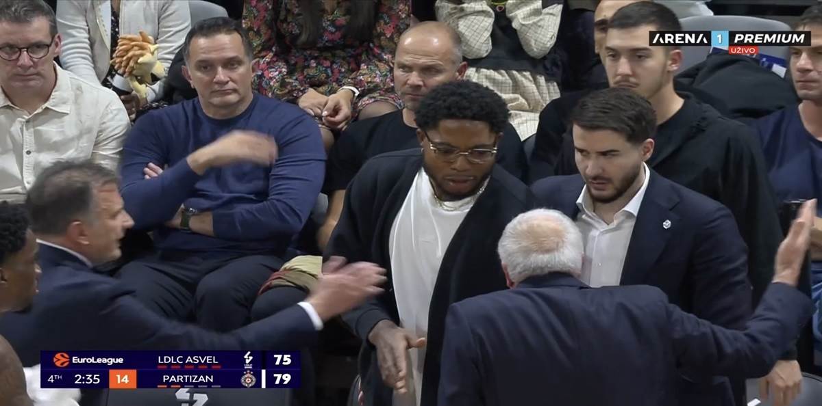 Željko Obradović odbio da se pozravi sa Tajrikom Džounsom na meču Asvela i Partizana
