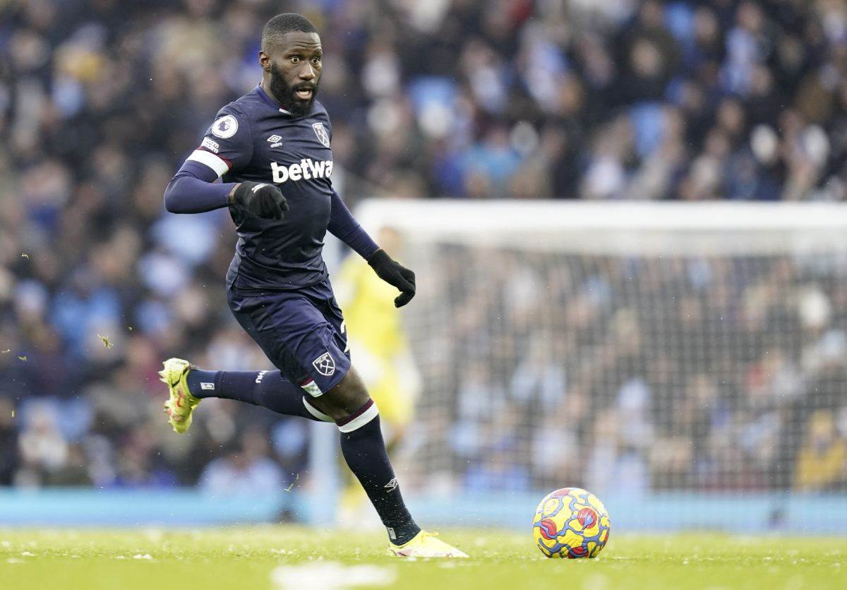 Artur Masuaku u dresu Vest Hema