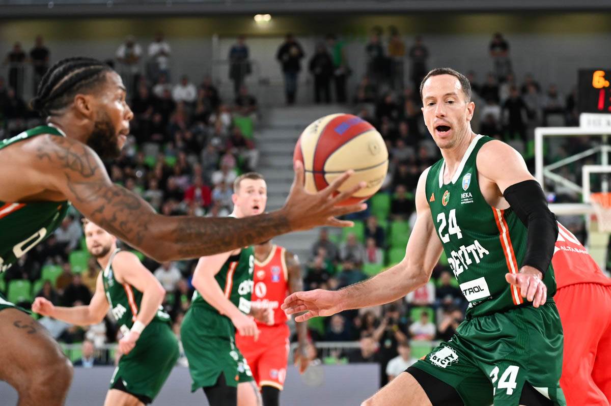 Crvena Zvezda - Olimpija (11).jpg