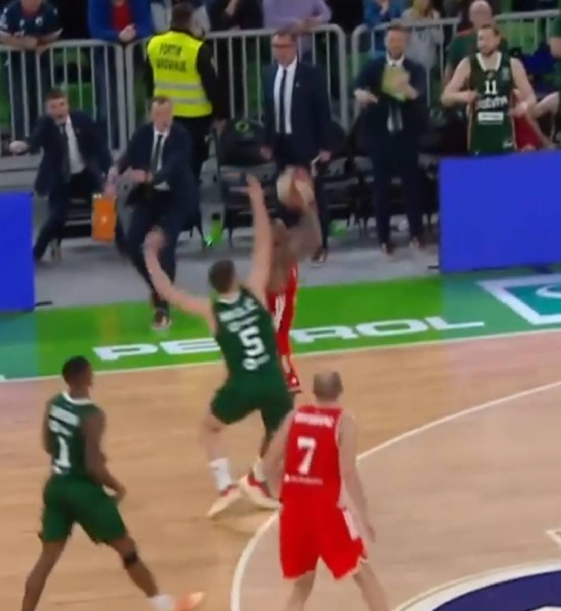 Kodi Miler Mekintajer linija na Cedevita Olimpija Zvezda