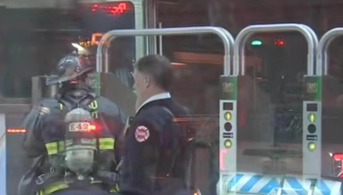 Zapaljena devojka u vozu u Čikagu (4).jpg