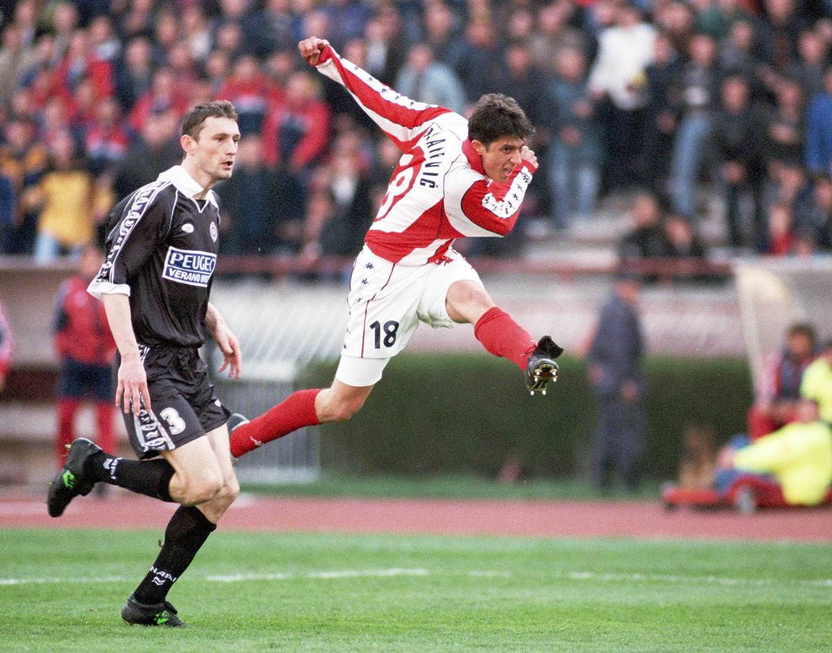 Mihajlo Pjanović daje gol u večitom derbiju Zvezda Partizan