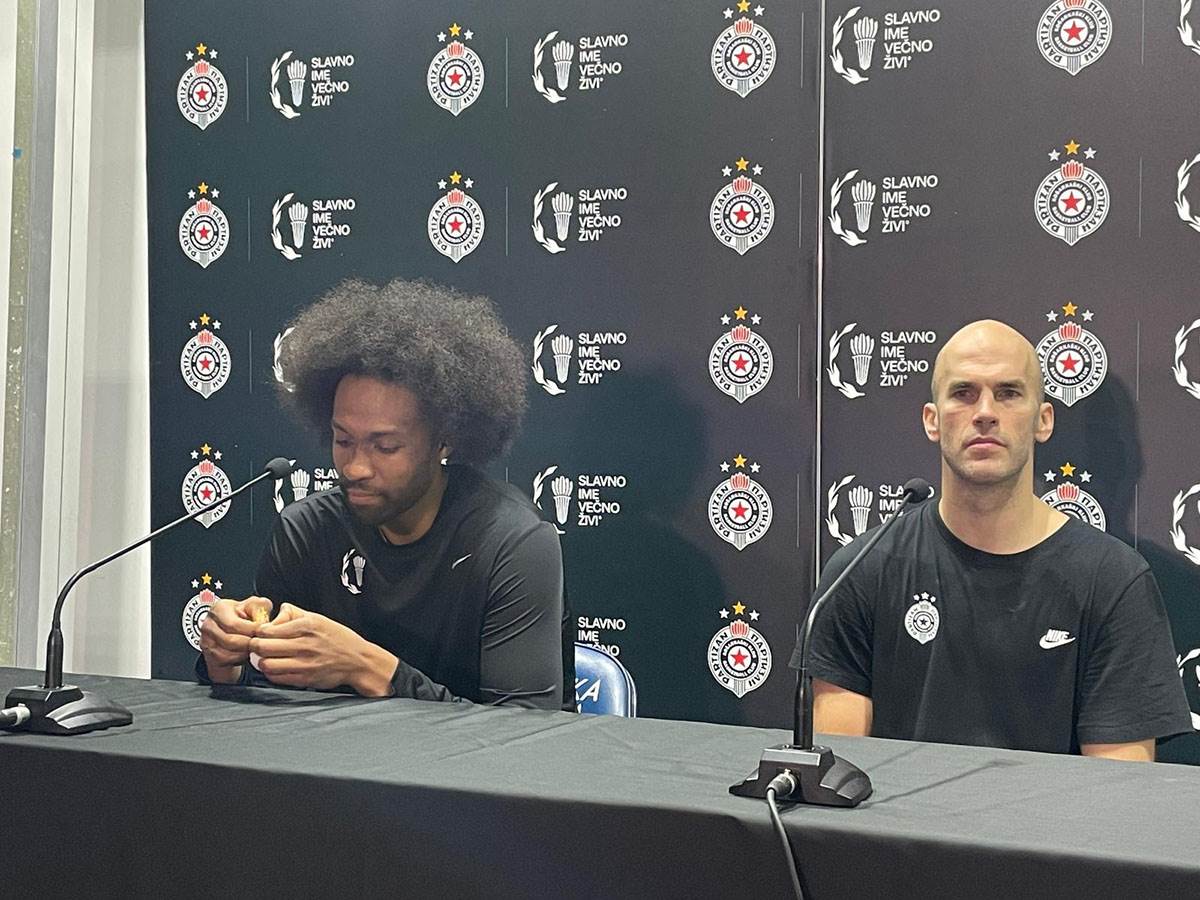 Parker i Kalates konferencija Partizana (1).jpg