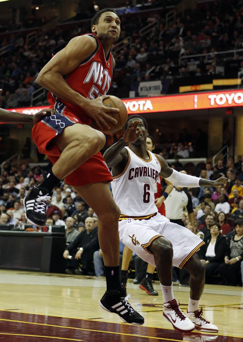 Dan Gadzuric (5).jpg