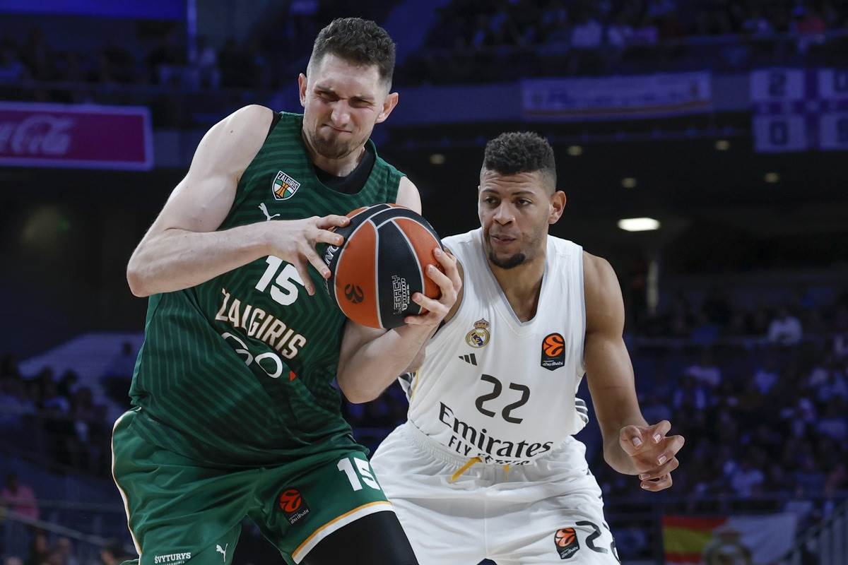 Laurinas Birutis iz Žalgirisa i Valter Edi Tavares iz Reala z dzekz