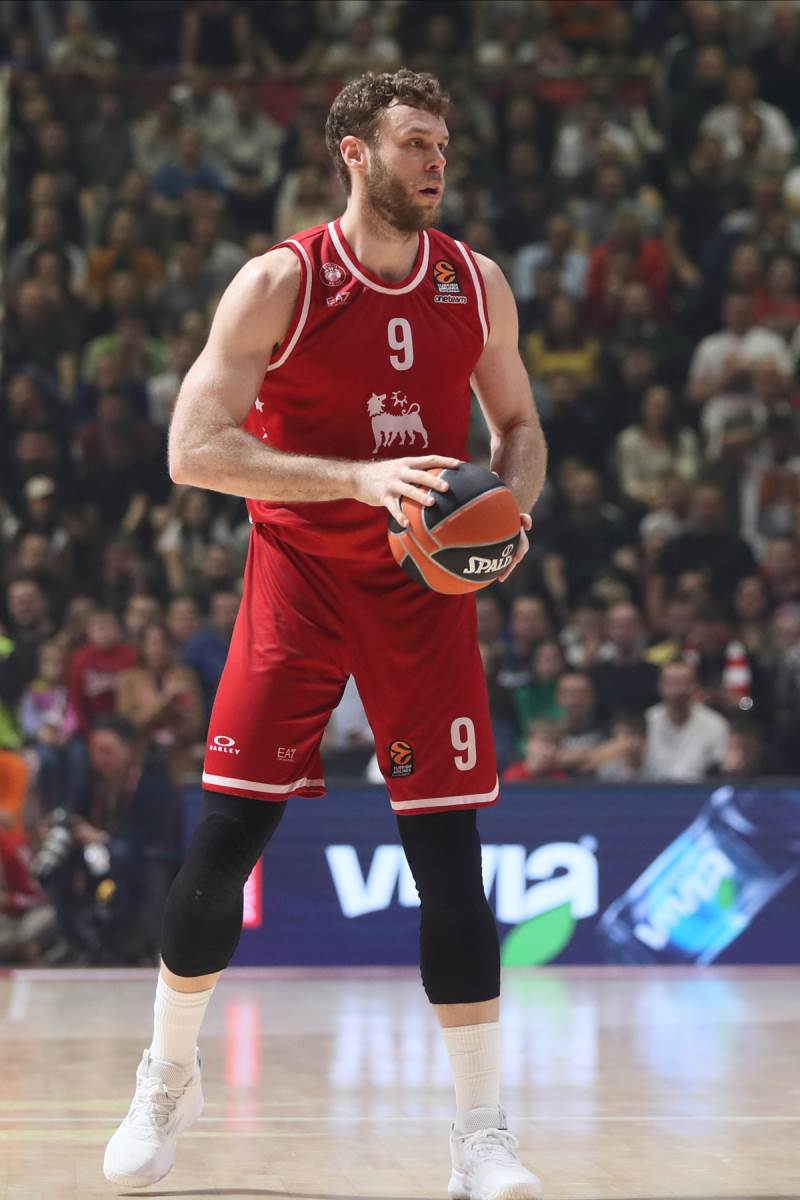 Nikolo Meli  organizuje napad Milana