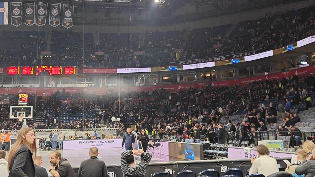 Beogradska arena pred Partizan - Fenerbahče (3).jpg