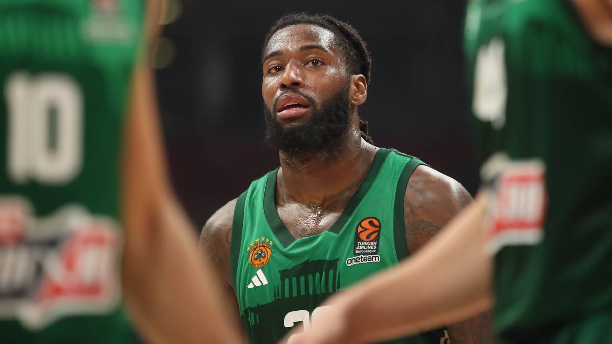 Matijas Lesor na utakmici Panatinaikosa