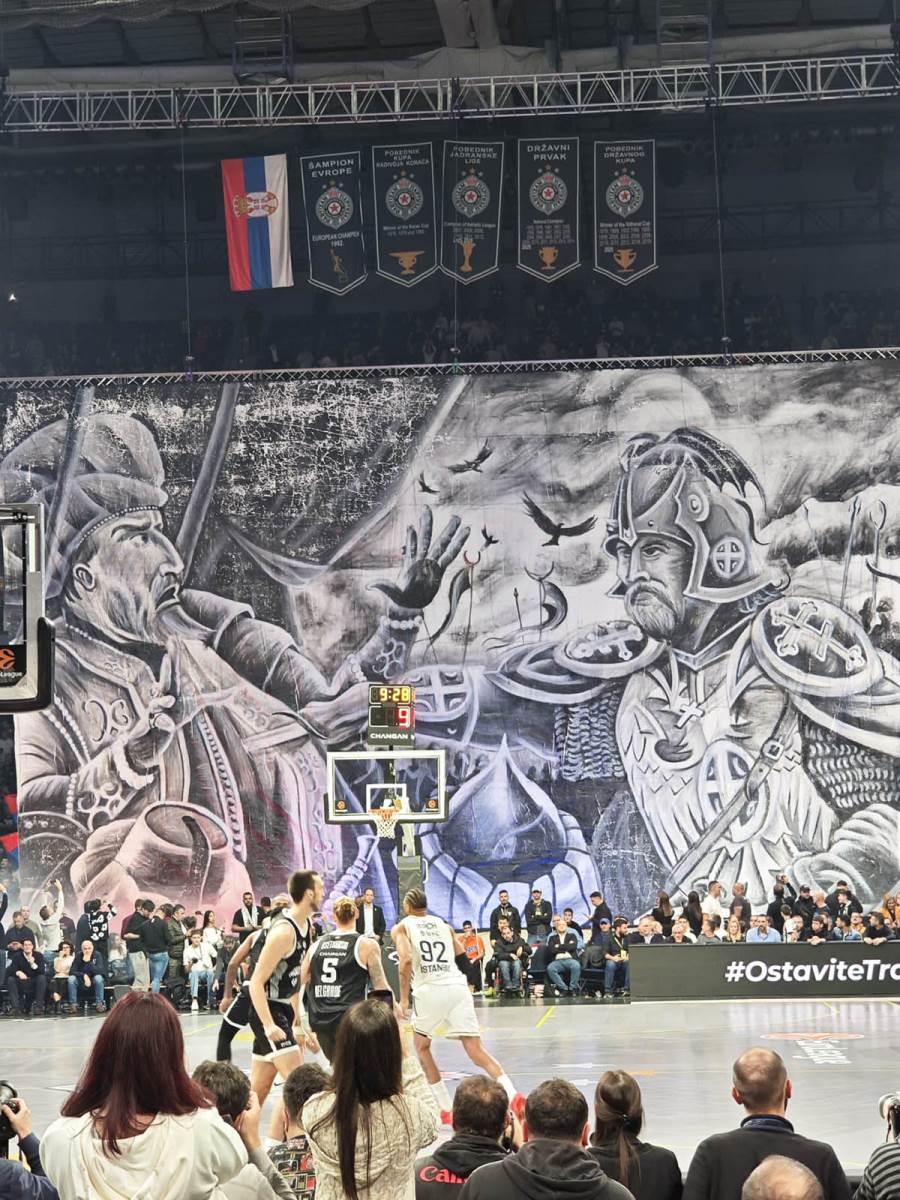 Koreografija Grobara Miloš Obilić ubija sultana Murata