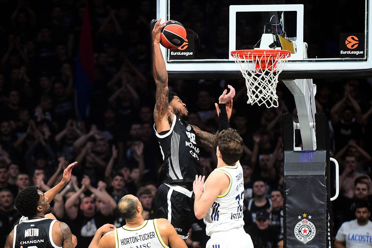 Partizan - Fenerbahče (4).jpg