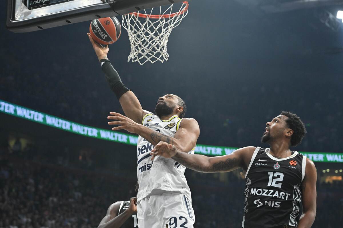 Partizan - Fenerbahče (3).jpg