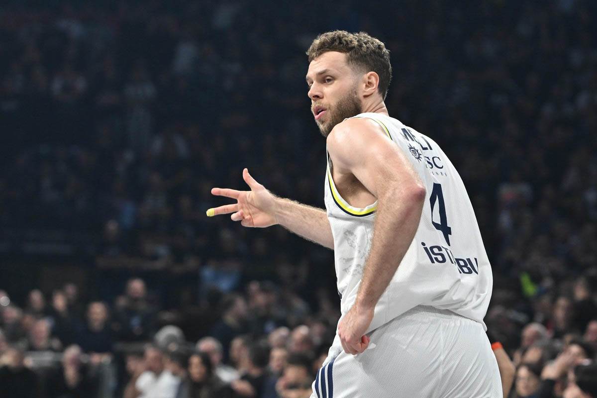 Partizan - Fenerbahče (5).jpg