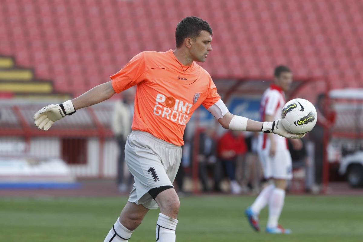 Darko Božović degažira loptu protiv Zvezde za Slobodu Point