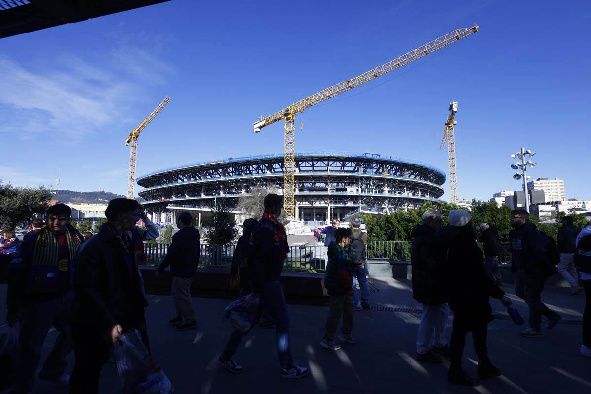 Kamp Nou renoviran 2.jpg