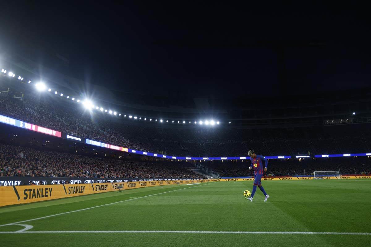 Kamp Nou renoviran 4.jpg