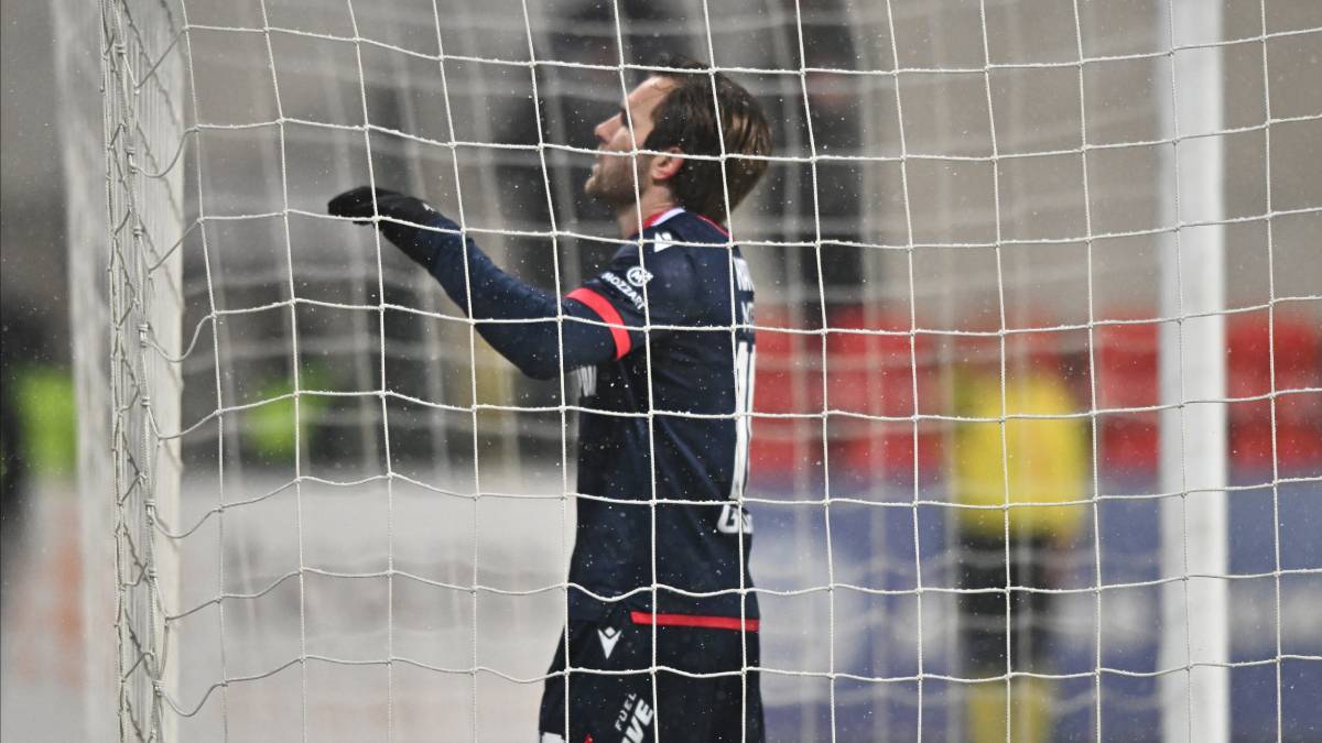 Aleksandar Katai u mreži na Javor Crvena zvezda