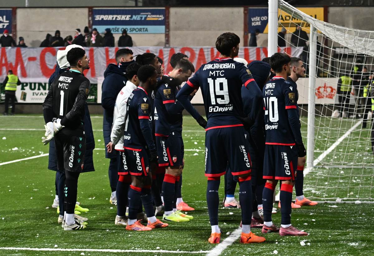 Fudbaleri Zvezde postojeni pred Delijama