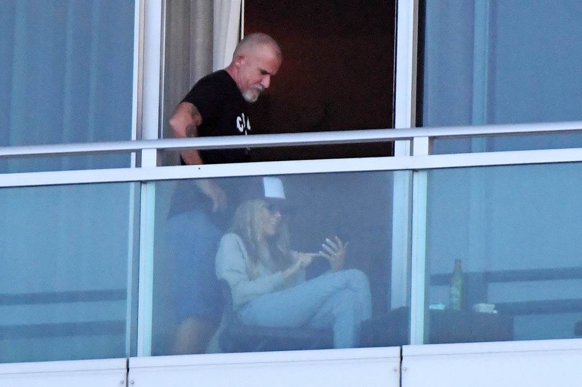 Majli Sajrus, Tiš Sajrus