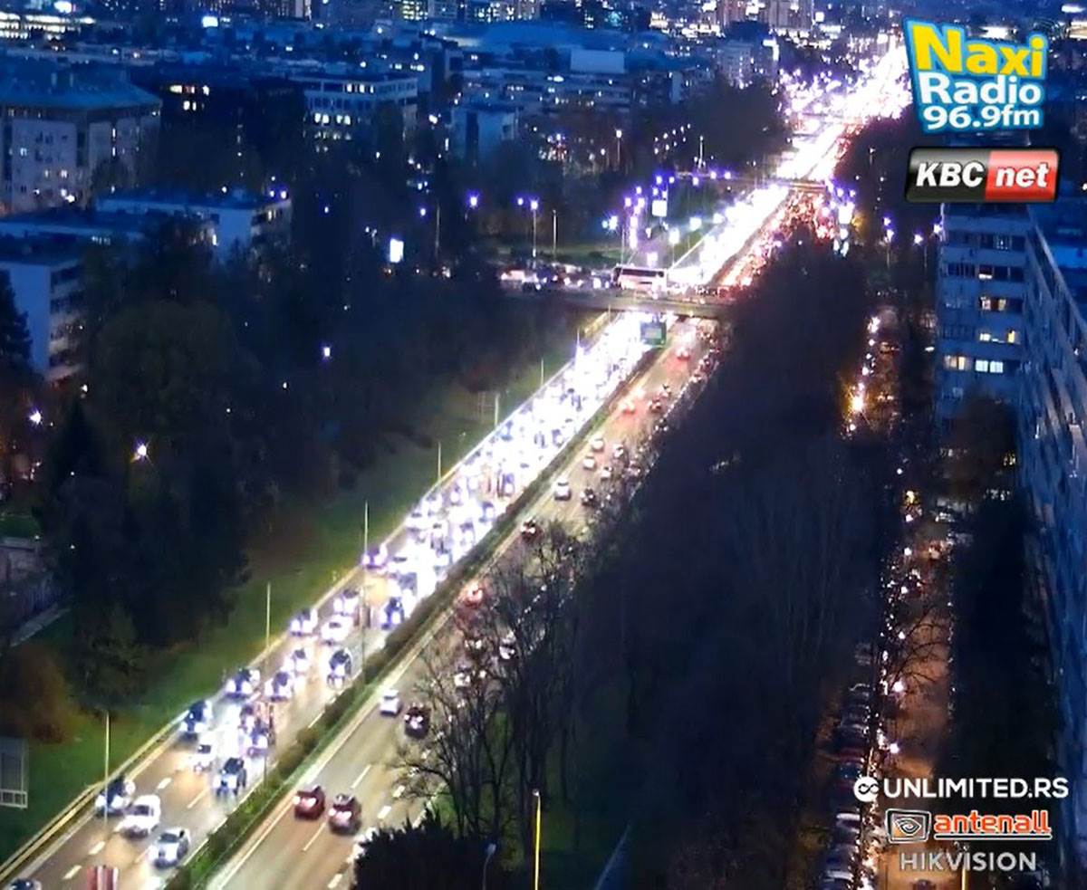 Gužve u Beogradu  (1).jpg