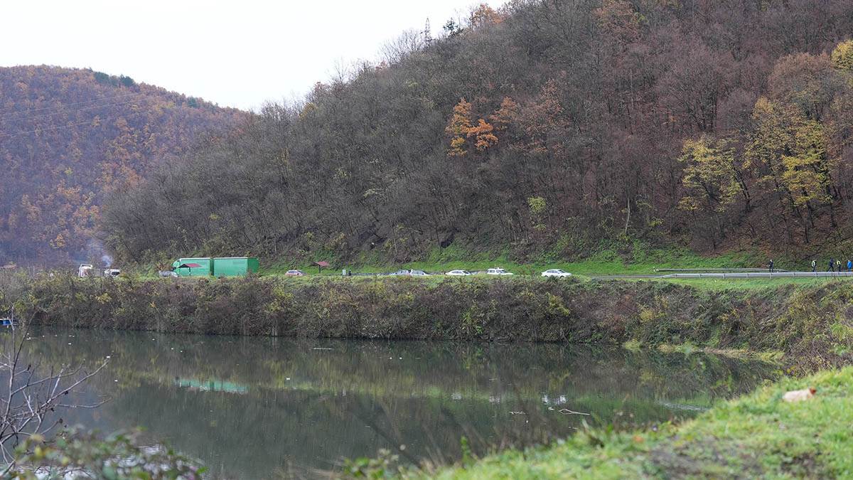 Pronađeno vozilo za koje se sumnja da je uletelo u jezero kod Čačka