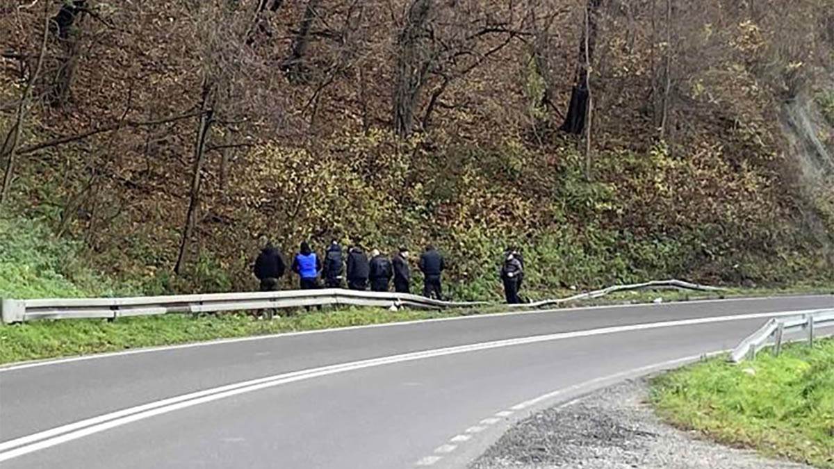 Prevrnut auto kod Čačka