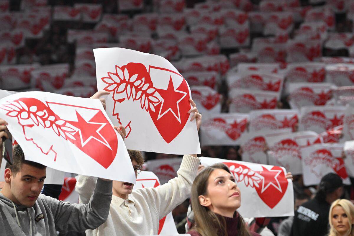 Crvena zvezda Olimpijakos (2).jpg