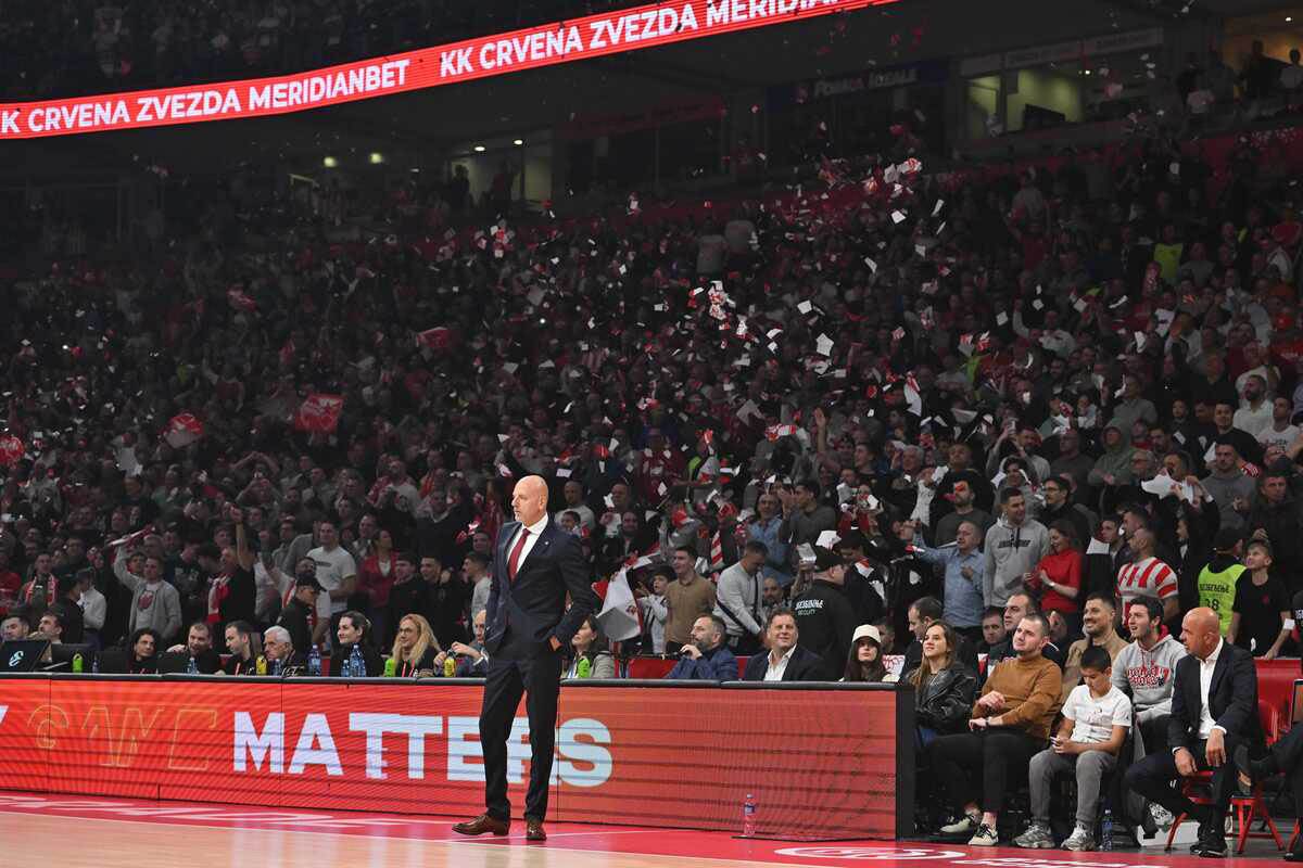 Crvena zvezda Olimpijakos (4).jpg